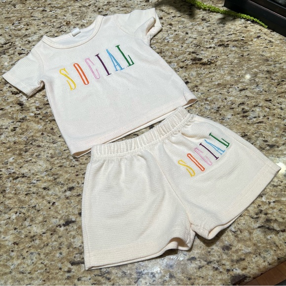 SOCIAL Ivory Toddler Shorts Matching Set 80CM - Picture 2 of 5